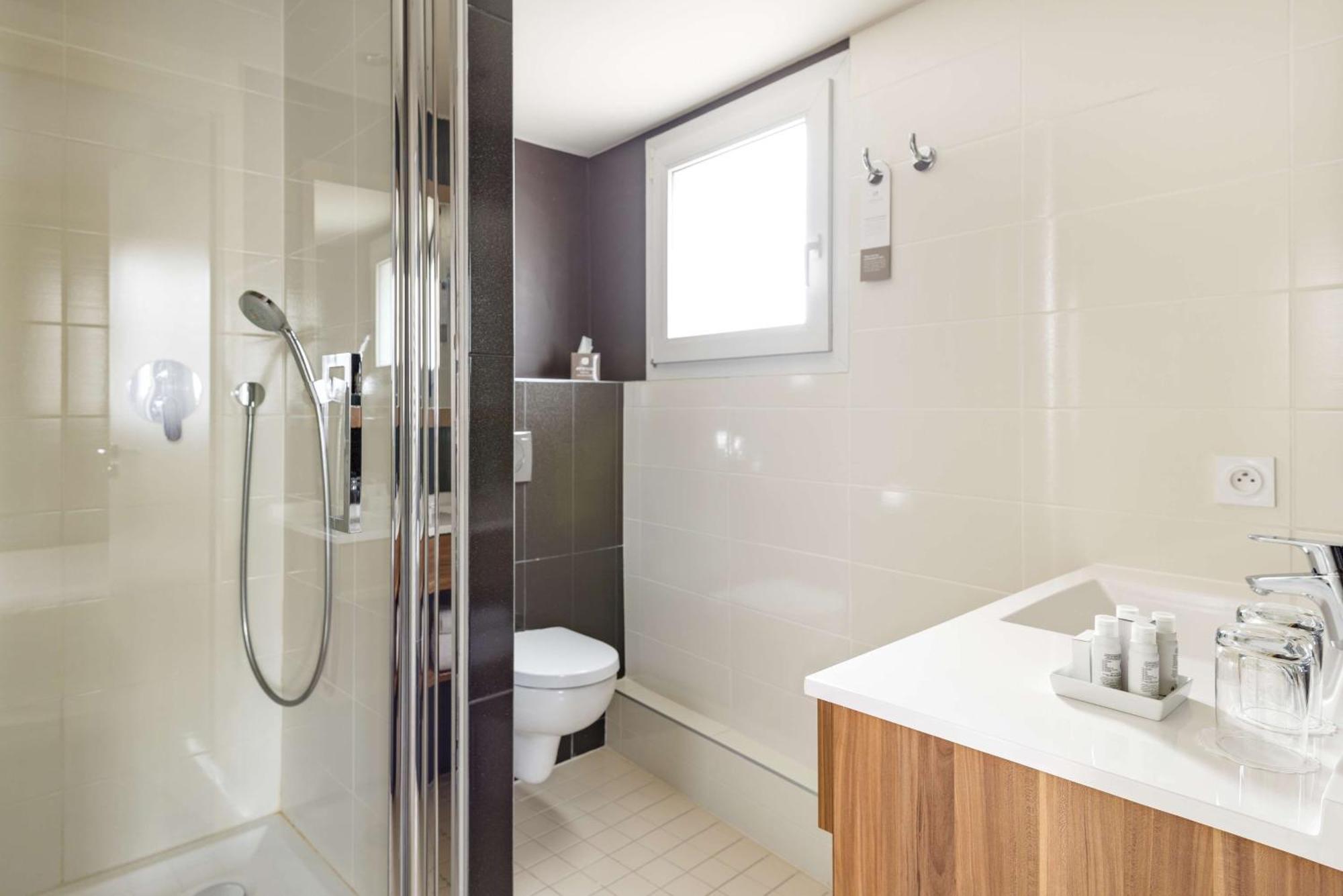 Chambre Lit Queen-Size Standard - Non-Fumeurs