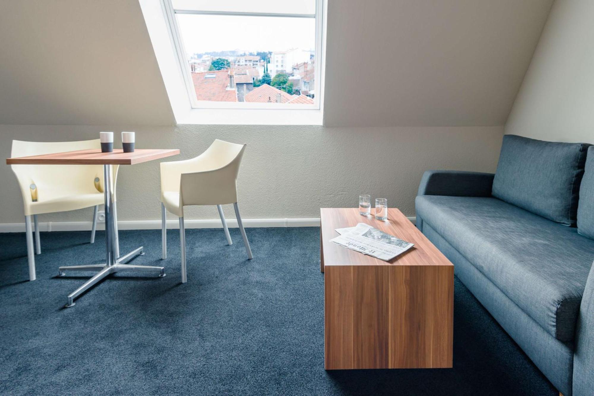 Chambre Lit Queen-Size Supérieure avec Mezzanine et Canapé